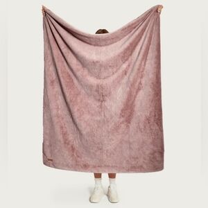 Unhide Lil Marsh Rose Blanket Soft Comfy 50 X 60 NEW NICE 🩷🩷🩷